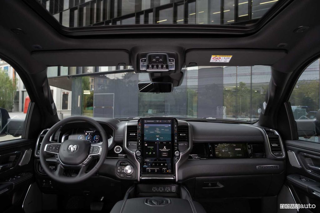Ram 1500 Laramie plancia abitacolo