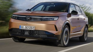 Nuovo Opel Grandland su strada