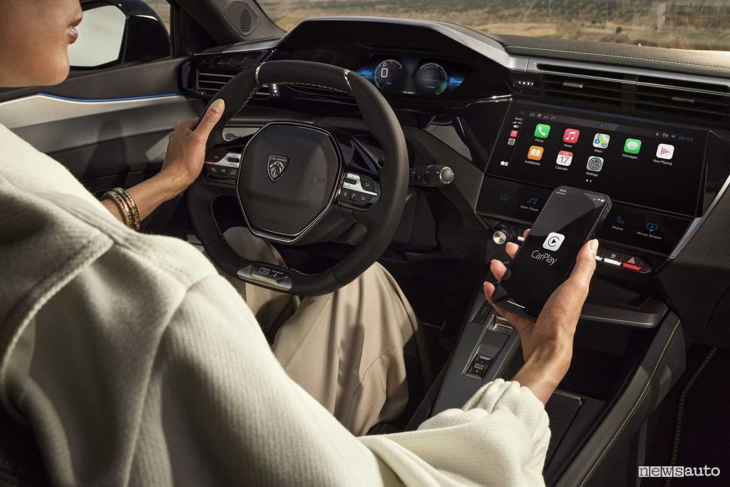 Peugeot E-408 Apple CarPlay wireless