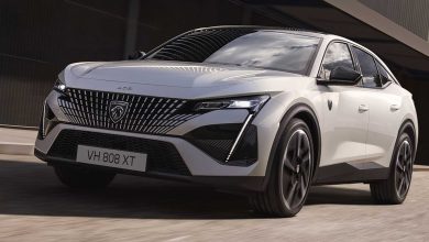 Peugeot E-408 elettrica su strada