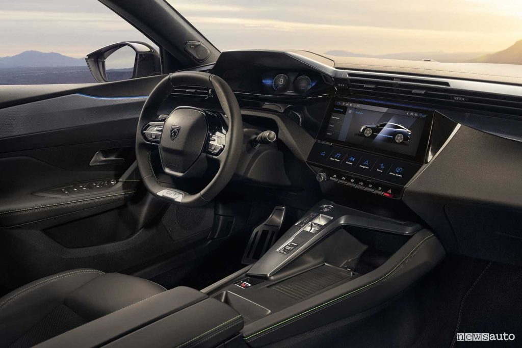 Peugeot E-408 plancia abitacolo i-Cockpit