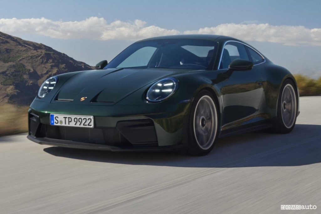 Porsche 911 GT3 Touring su strada