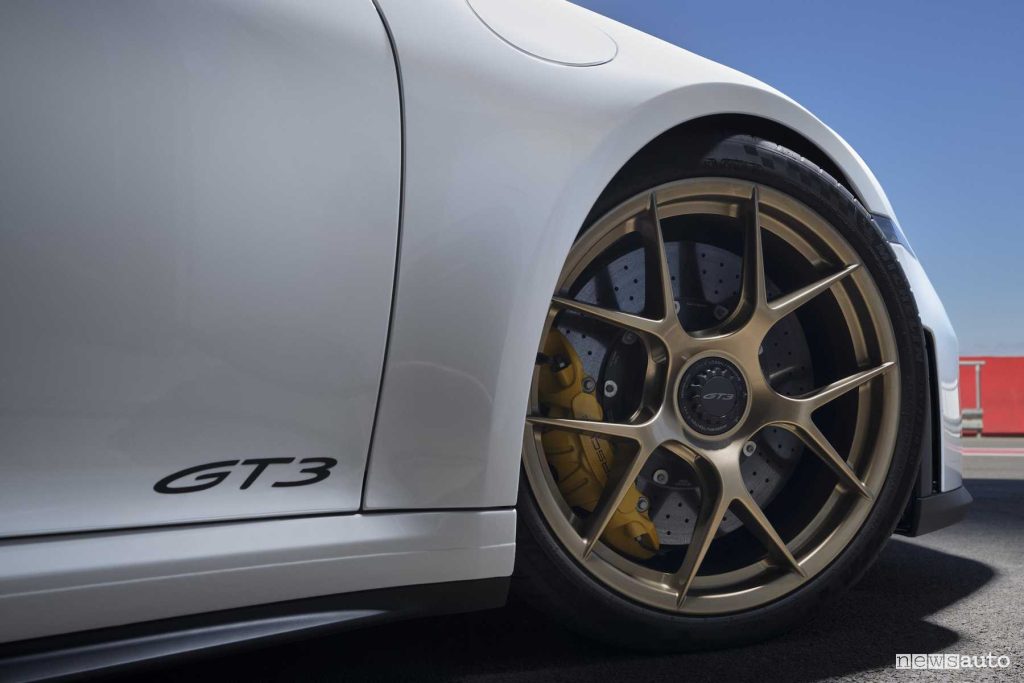 Porsche 911 GT3 Weissach cerchi da 20"