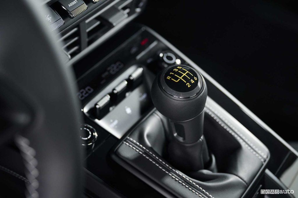 Porsche 911 GT3 Touring leva cambio manuale