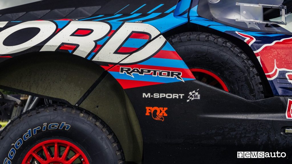 Dettagli ruota di scorta Ford Raptor T+