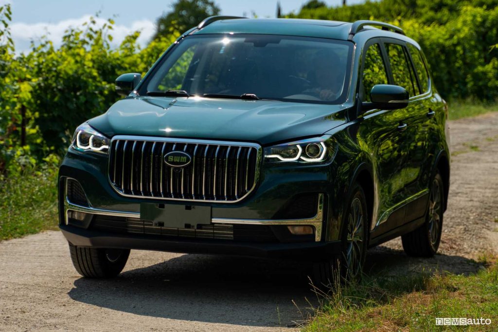 il SUV cinese SWM G05 anteriore 3/4