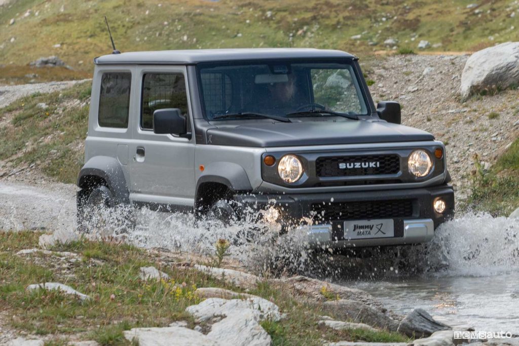 Suzuki Jimny Mata in off road