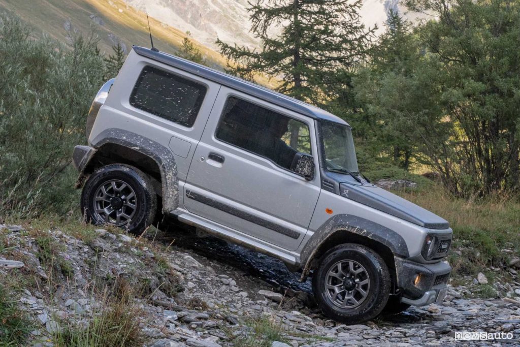 Suzuki Jimny Mata sulle pietraie