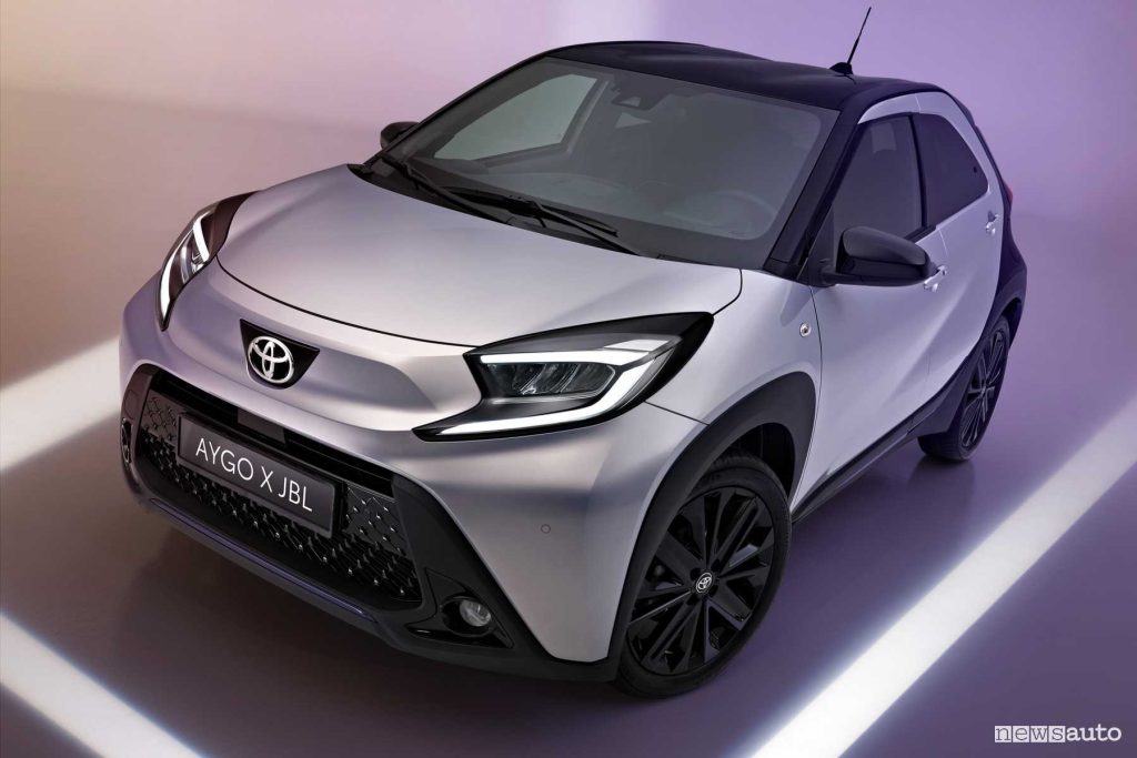 Toyota Aygo X JBL anteriore 3/4