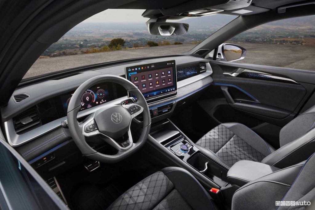 Volkswagen Tayron R-Line plancia abitacolo