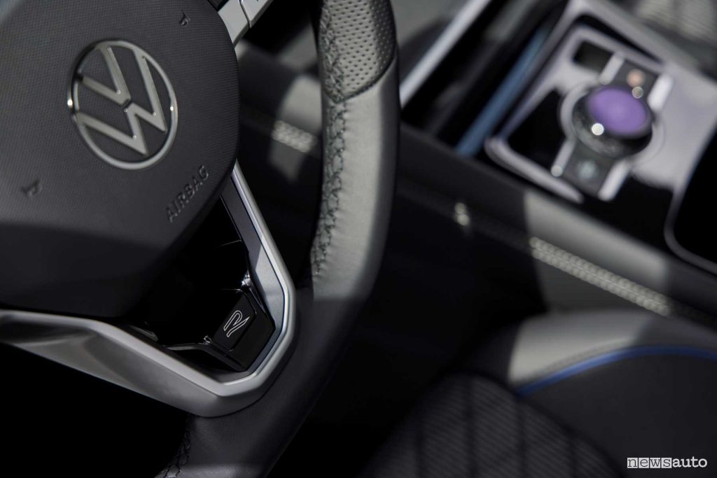 Volkswagen Tayron R-Line dettagli del volante
