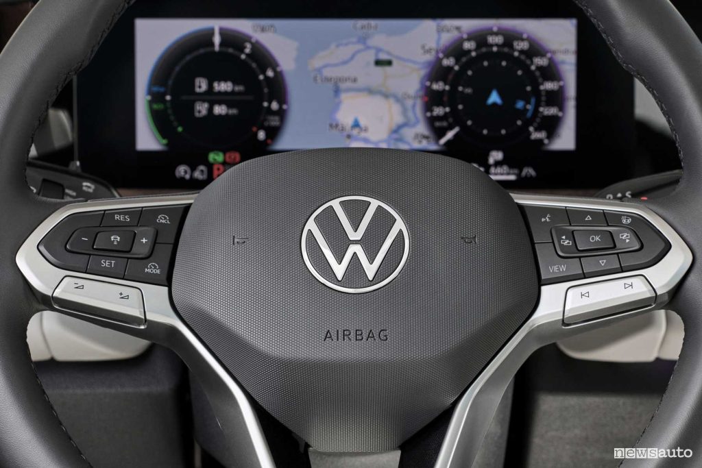 Volkswagen Tayron Elegance comandi del volante