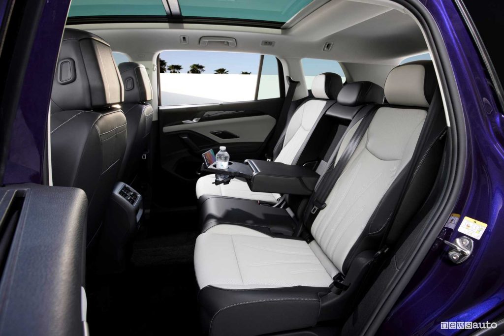Volkswagen Tayron Elegance sedili posteriori abitacolo