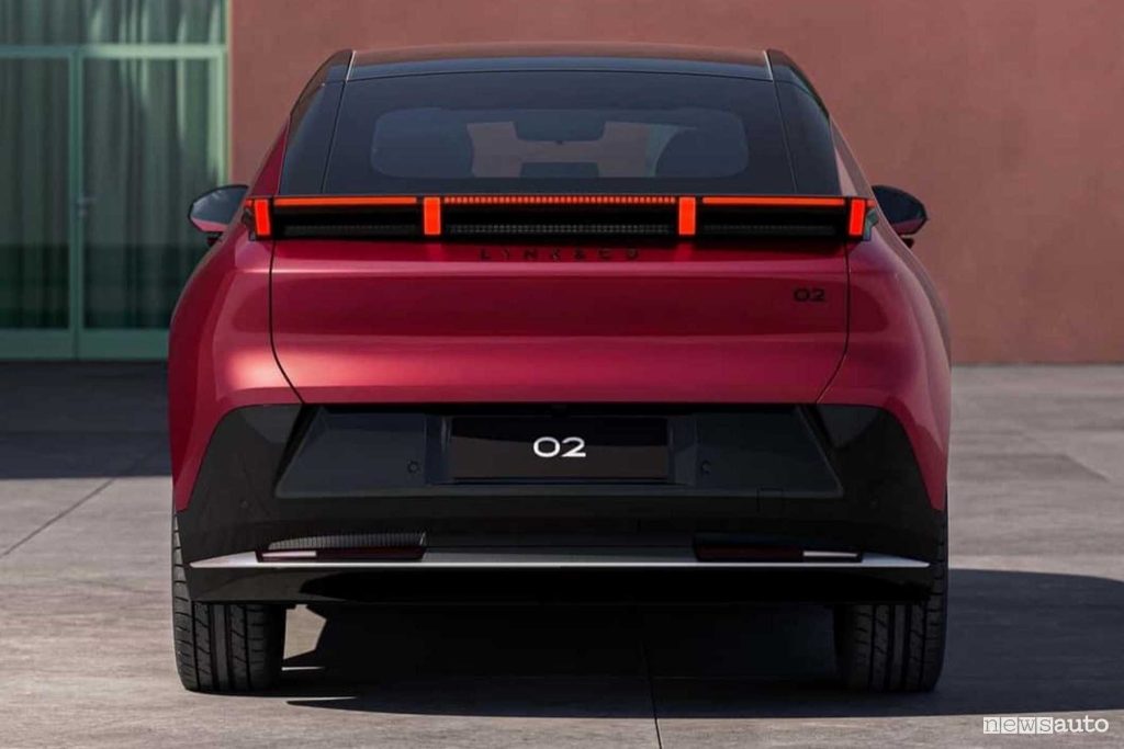 Lynk & Co 02 posteriore