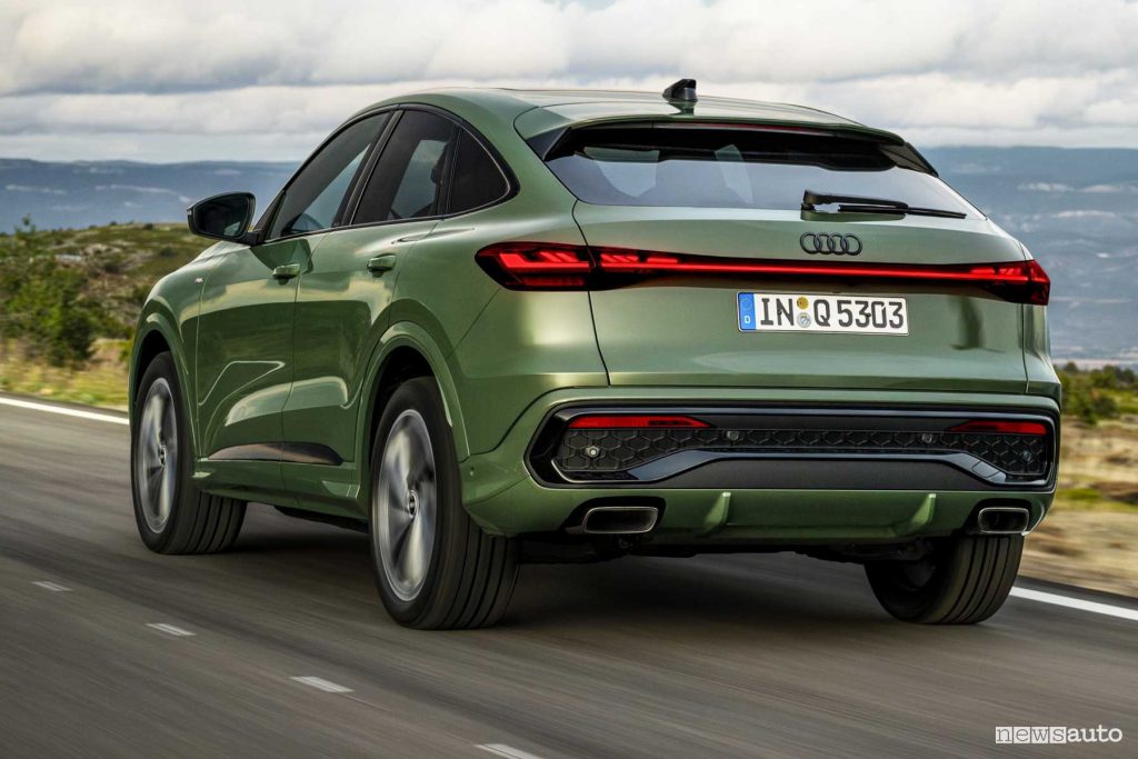 Audi Q5 Sportback su strada