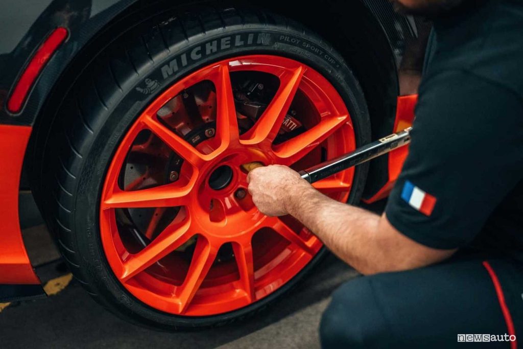 Bugatti W16 Mistral cerchi, pneumatici Michelin Sport Cup 2