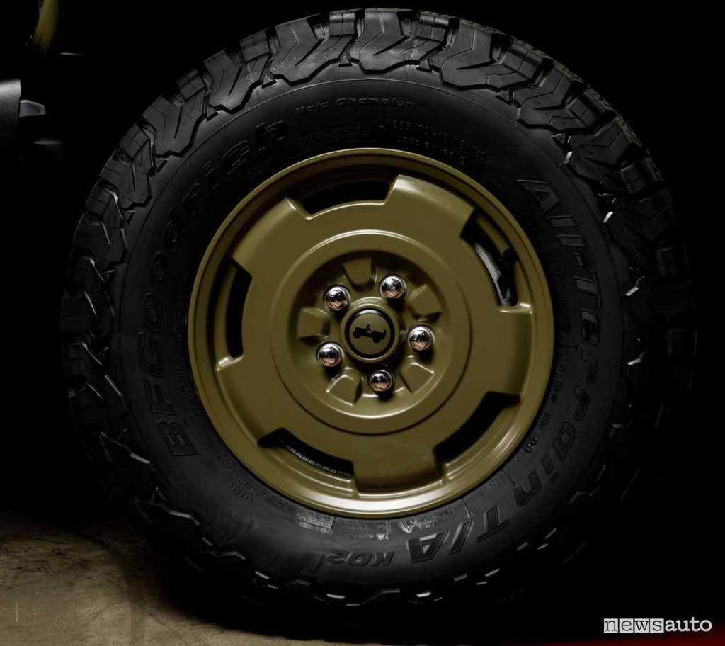 Jeep Wrangler Willys '41 4xe cerchi in lega da 17 pollici