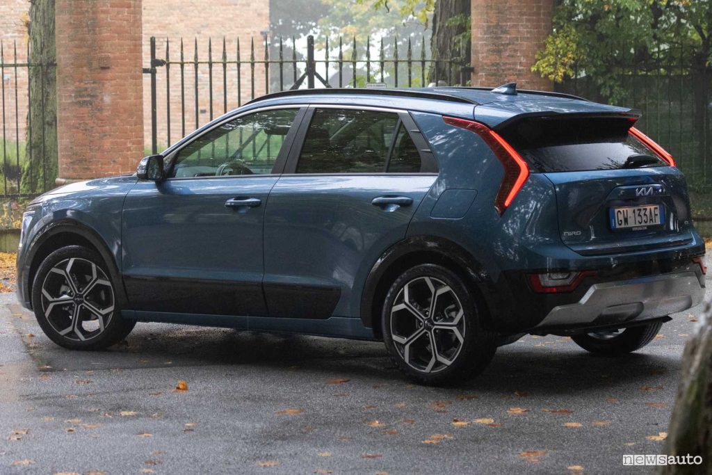 Kia Niro HEV GPL ibrida posteriore 3/4