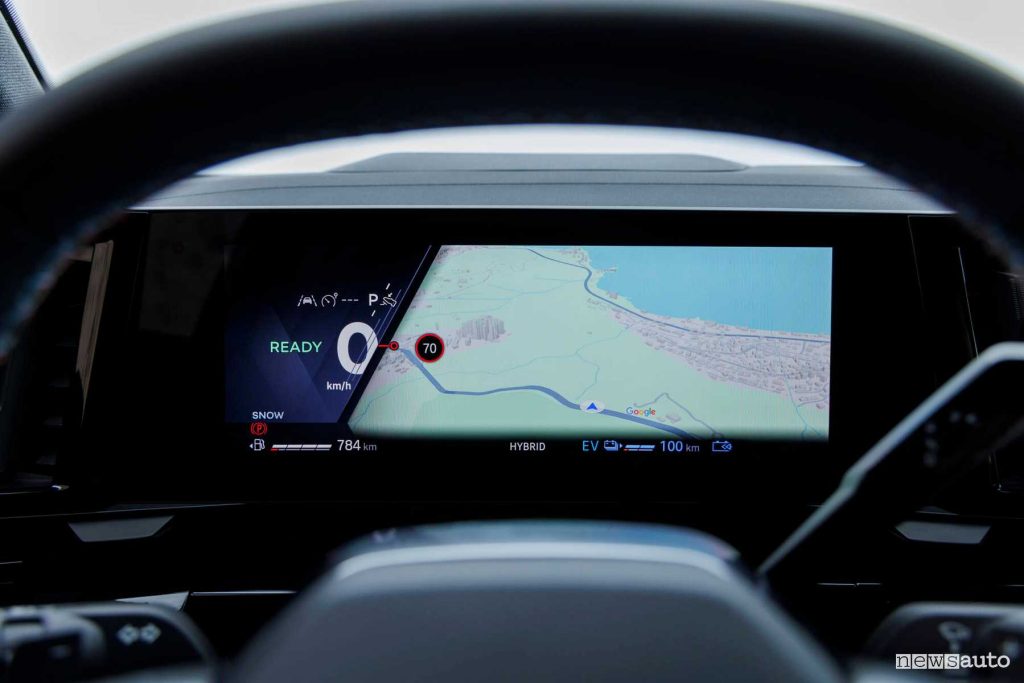 Renault Rafale E-Tech 4x4 Esprit Alpine navigatore display quadro strumenti