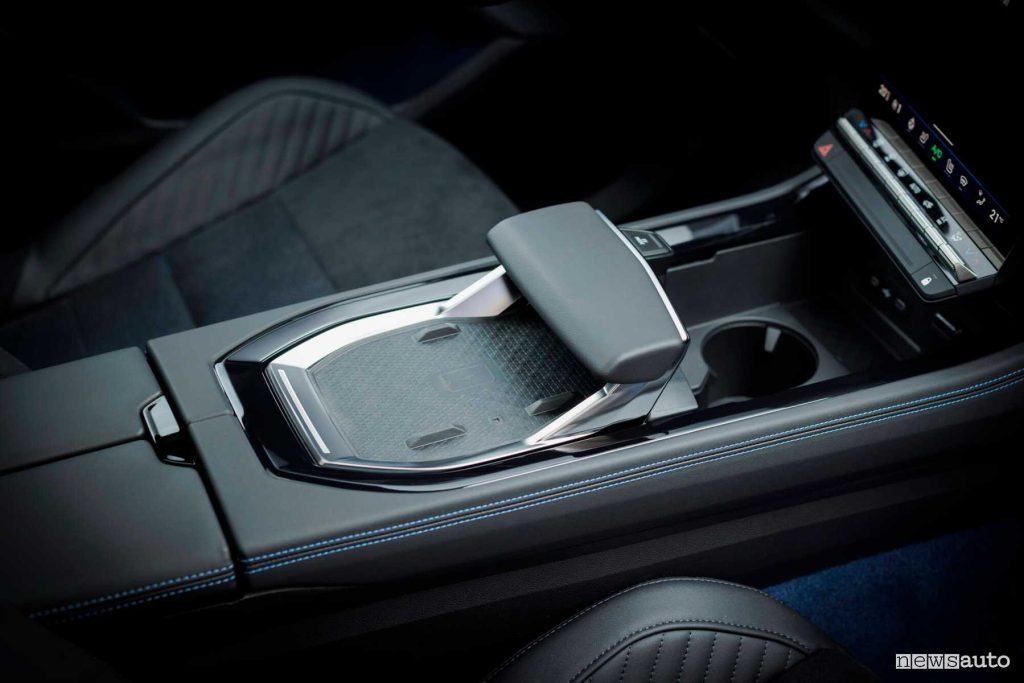 Renault Rafale E-Tech 4x4 Esprit Alpine console centrale