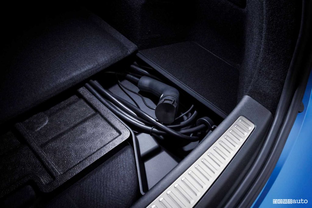 Renault Rafale E-Tech 4x4 Esprit Alpine cavo di ricarica