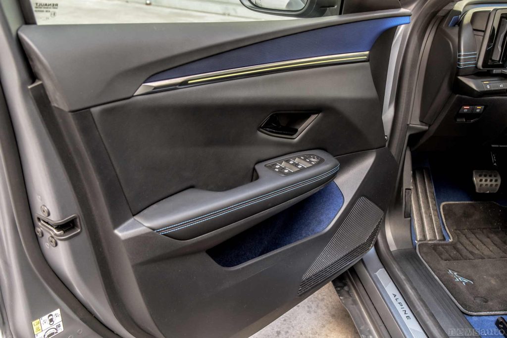 Renault Scenic E-Tech Esprit Alpine rivestimento portiera guidatore