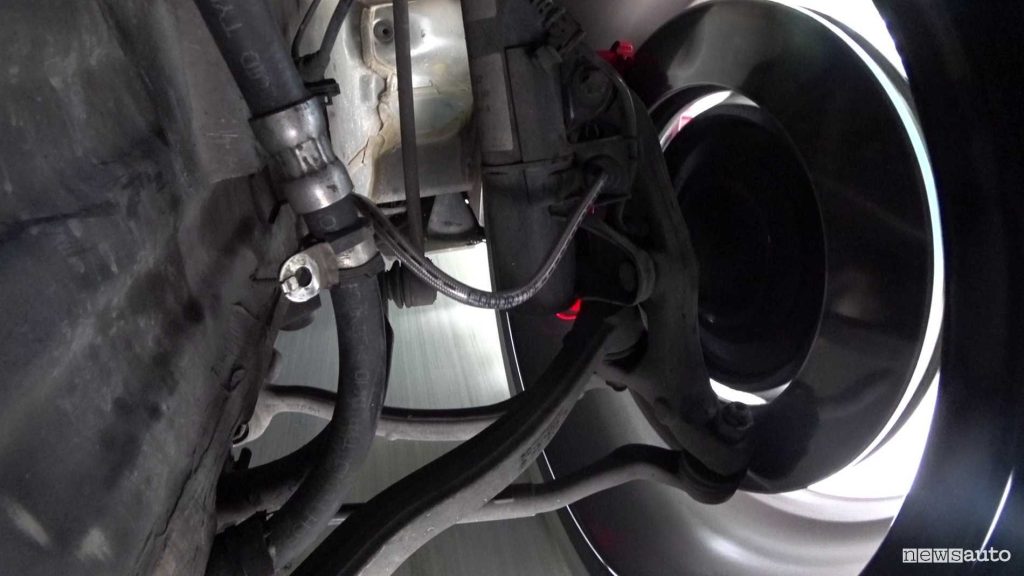 Disco kit freno Brembo GT durante il test in discesa dal Monte Terminillo