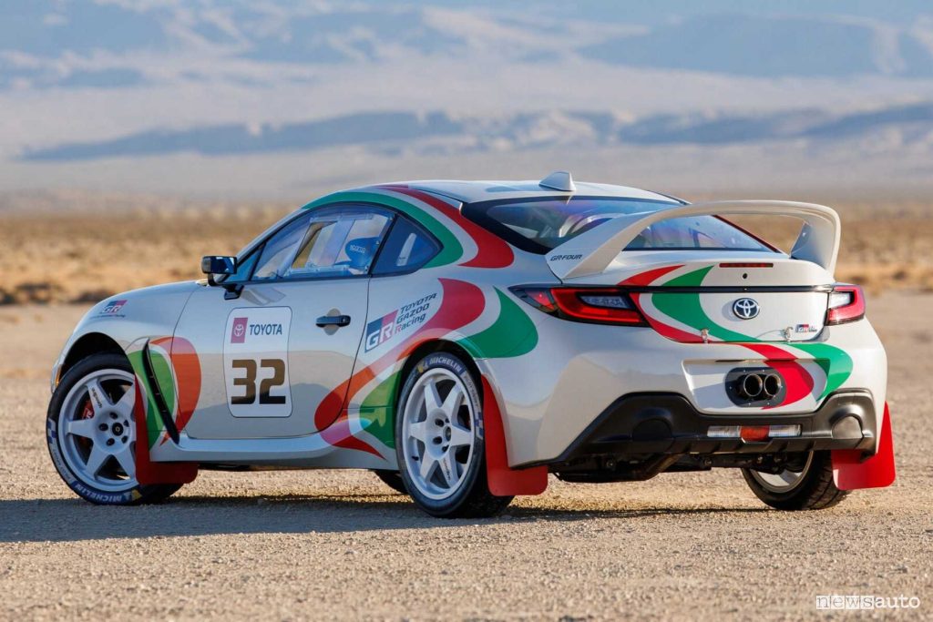 Toyota GR86 Rally Legacy Concept posteriore 3/4