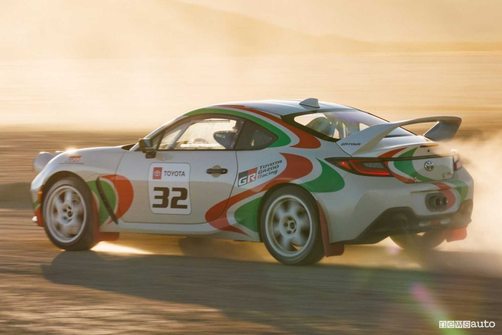 Toyota GR86 Rally Legacy Concept sullo sterrato