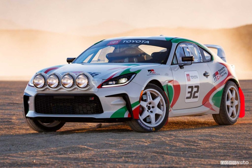 Toyota GR86 Rally Legacy Concept anteriore 3/4
