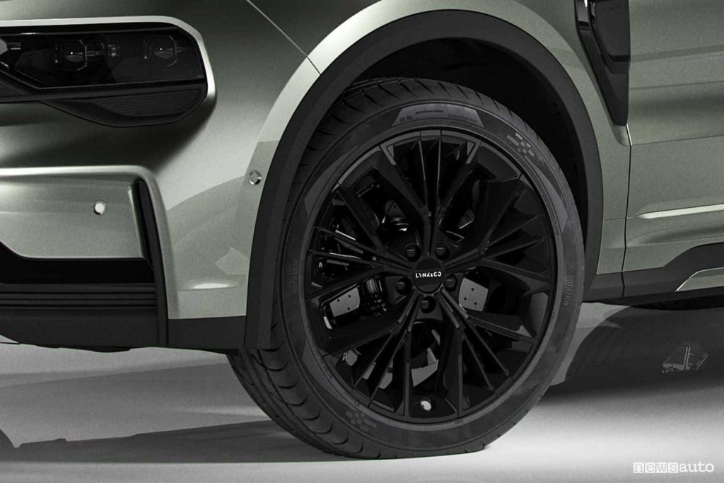 Lynk & Co 01 cerchi in lega da 19"