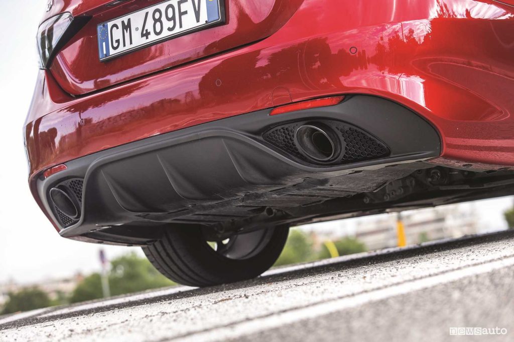 Alfa Romeo Giulia Veloce Q4 scarico posteriore