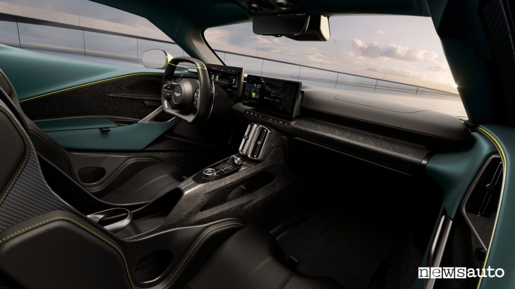 Interni abitacolo Aston Martin Valhalla