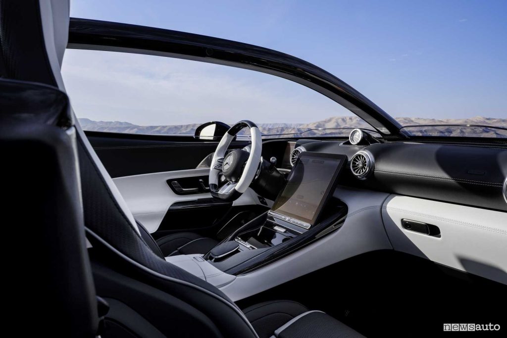 Mercedes-AMG Purespeed plancia abitacolo