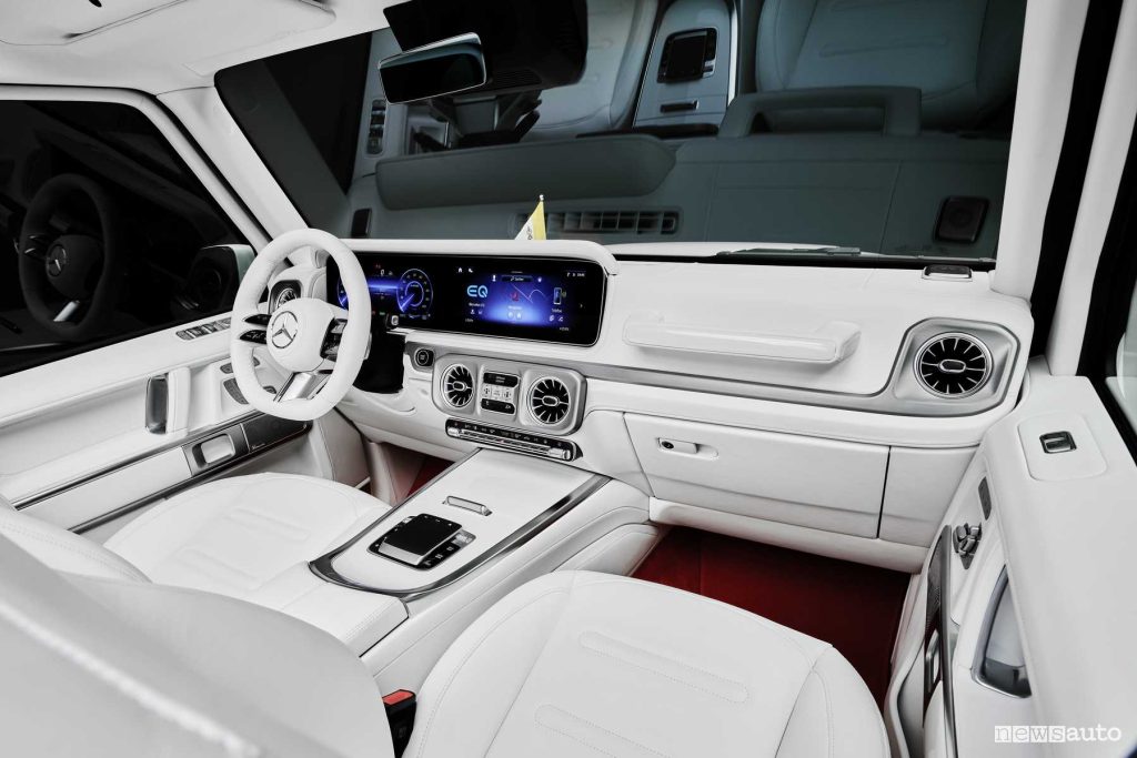 Abitacolo Mercedes Classe G Papamobile elettrica