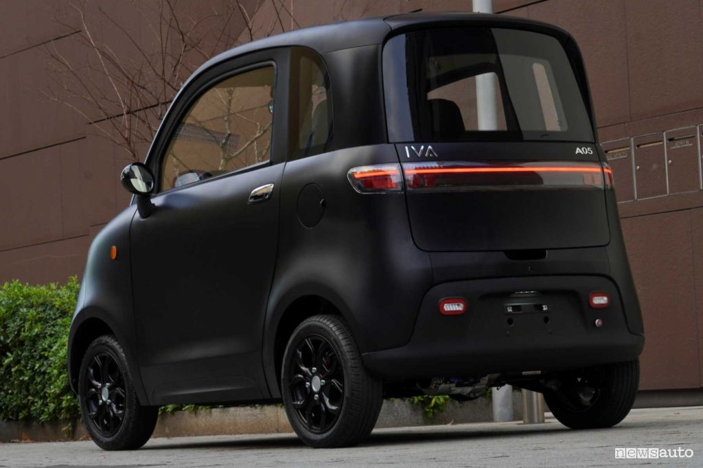 Microcar Desner A05 posteriore 3/4