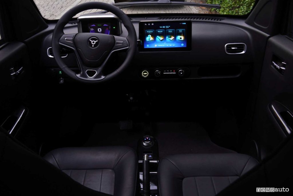 Microcar Desner A05 plancia abitacolo