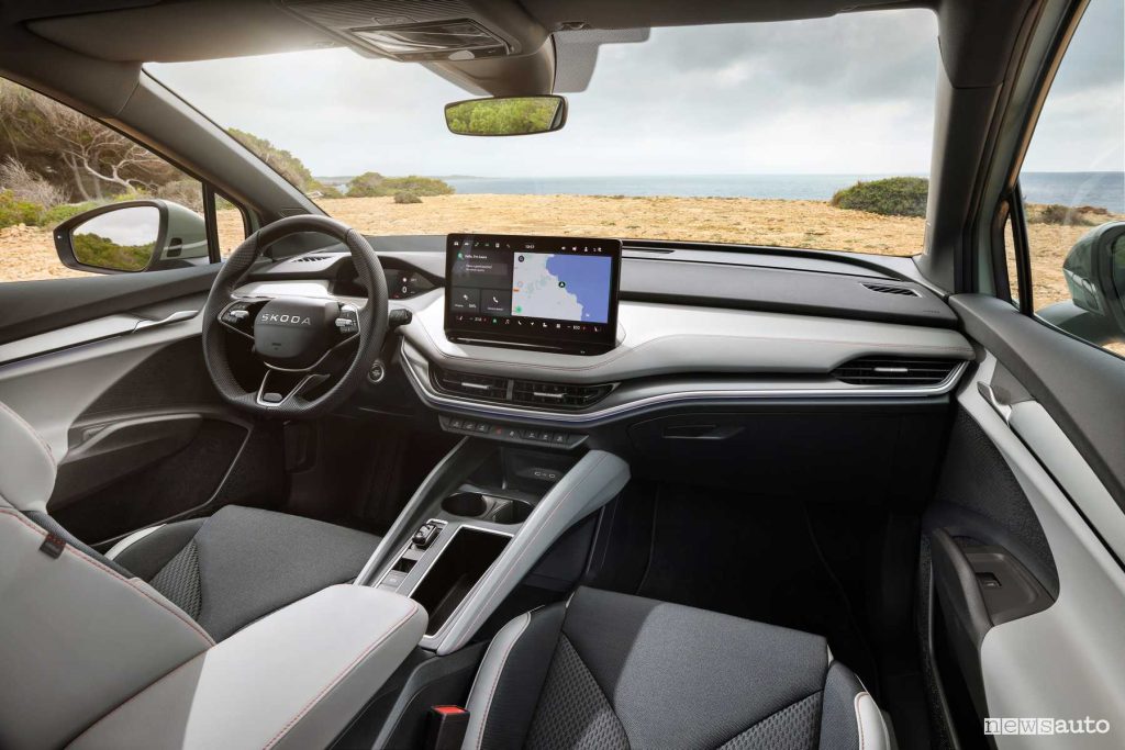 Nuova Skoda Elroq plancia abitacolo