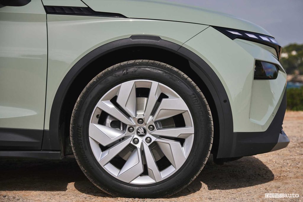 Nuova Skoda Elroq cerchi da 20"