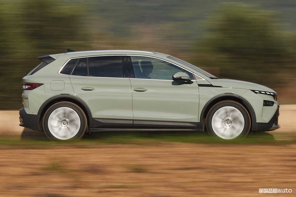 Nuova Skoda Elroq su strada