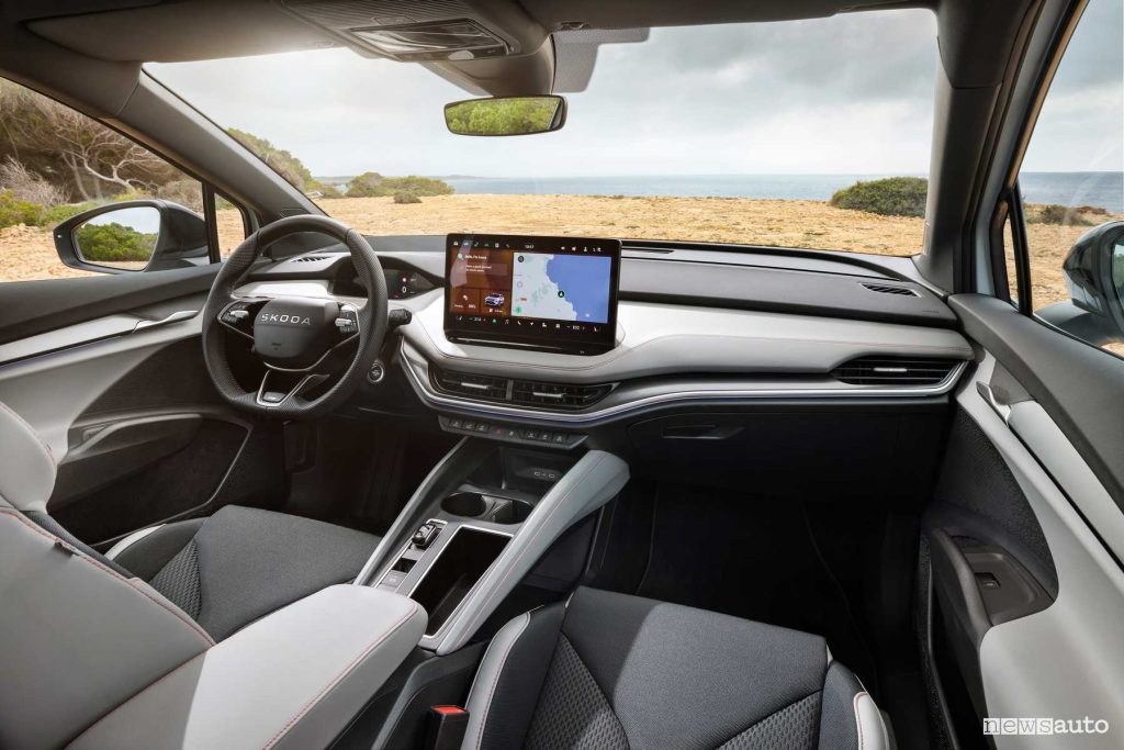 Nuova Skoda Elroq First Edition plancia abitacolo