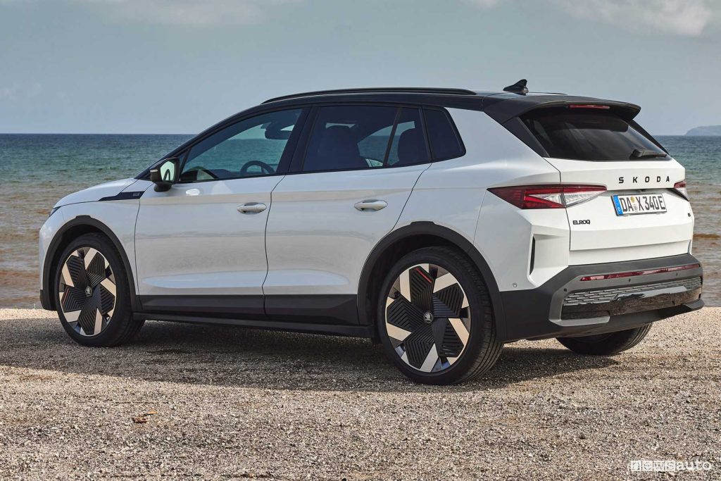 Nuova Skoda Elroq First Edition posteriore 3/4