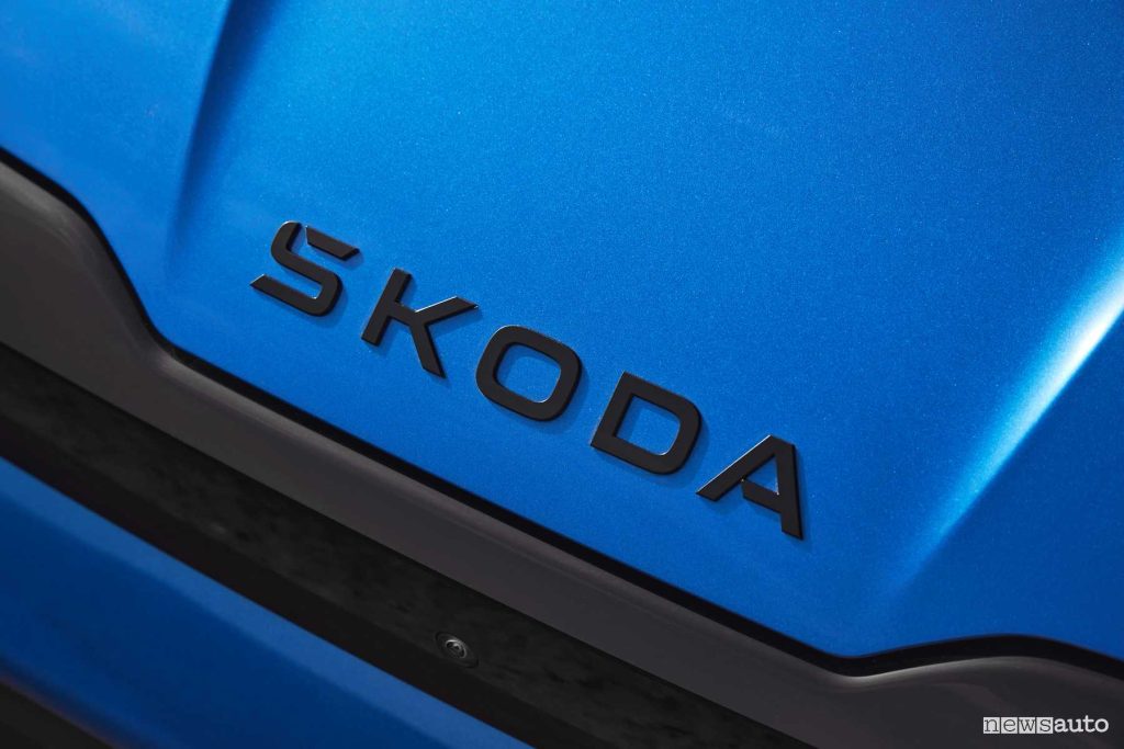 Nuova Skoda Elroq Sportline lettering Skoda