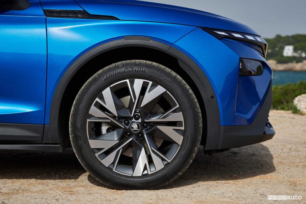 Nuova Skoda Elroq Sportline cerchi da 20"