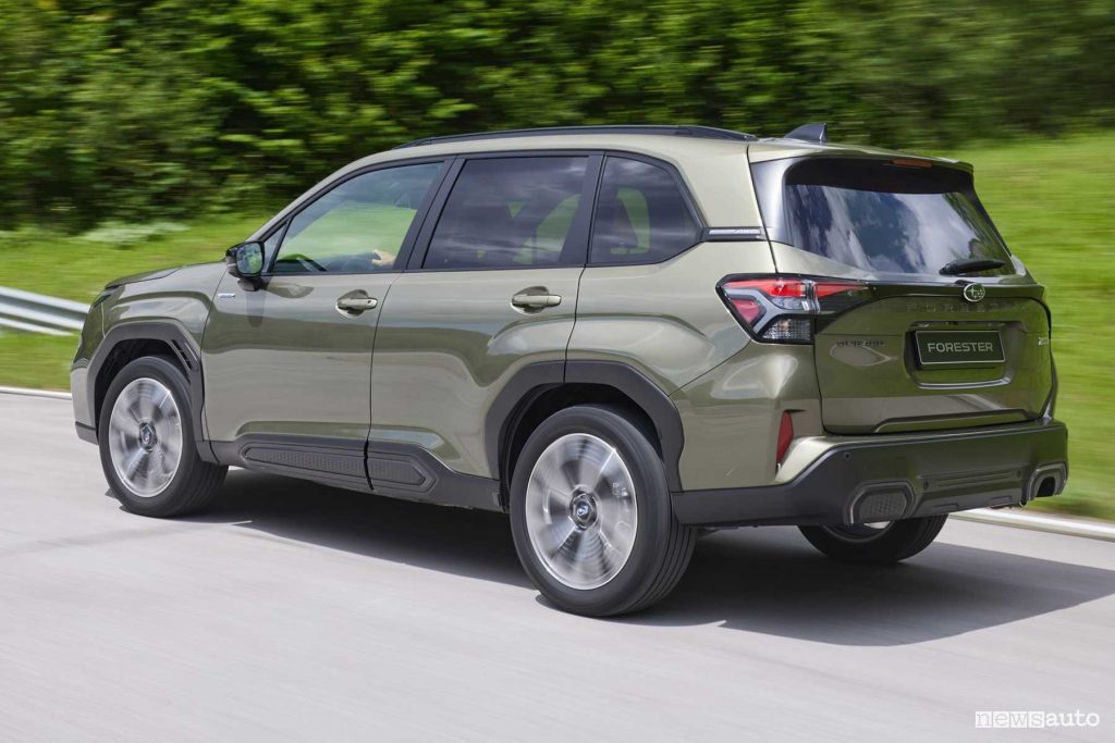 Subaru Forester 2025 su strada