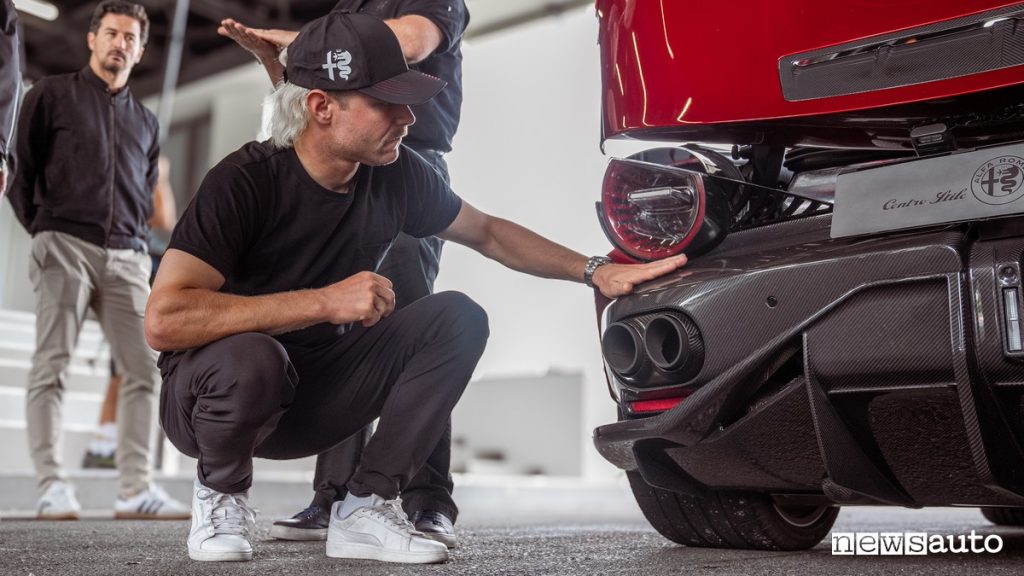 Alfa Romeo 33 Stradale Bottas, Valtteri Bottas studia le linee di Alfa Romeo 33 Stradale