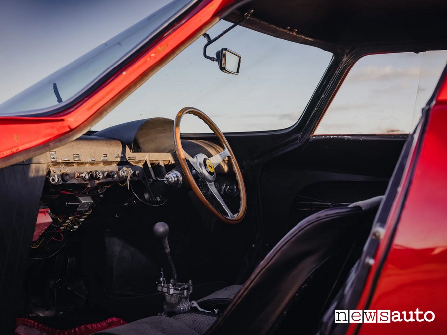 Interni Ferrari 250 LM