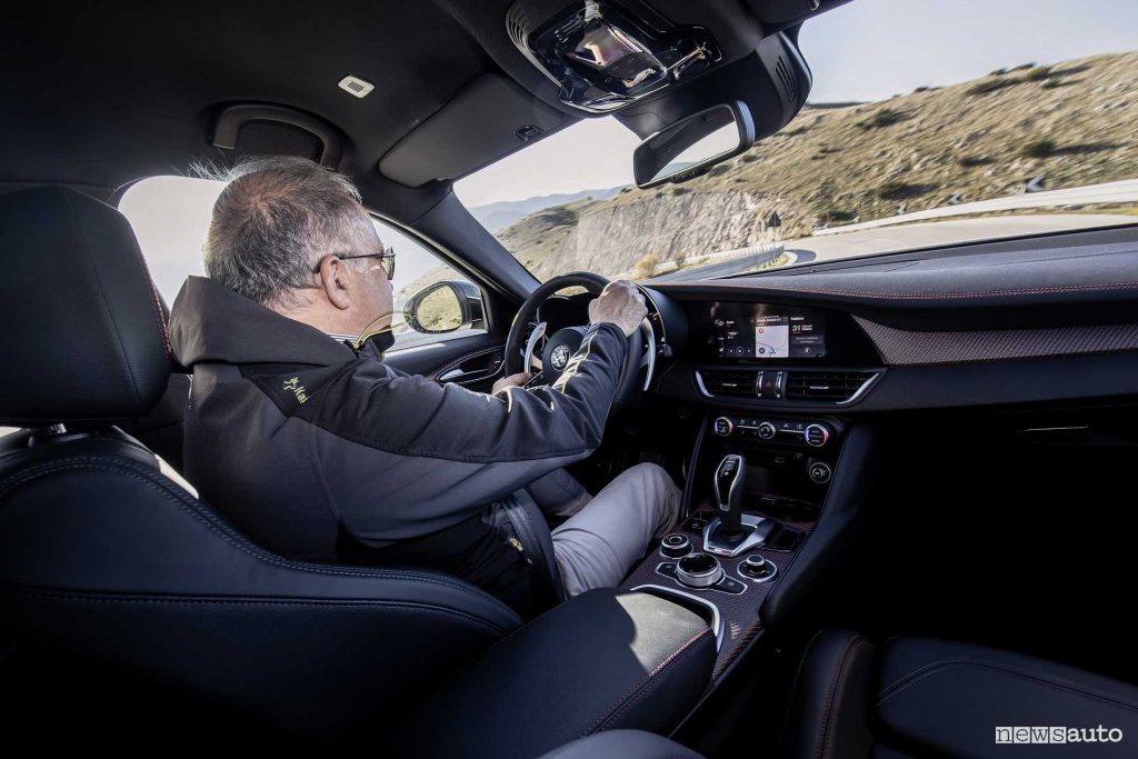 Giovanni Mancini alla guida dell'Alfa Romeo Giulia Quadrifoglio Super Sport