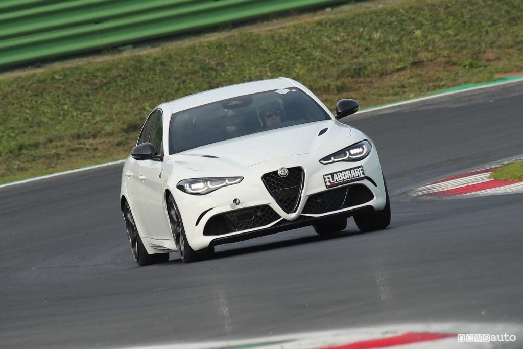 Alfa Romeo Giulia Quadrifoglio Super Sport test in pista a Vallelunga