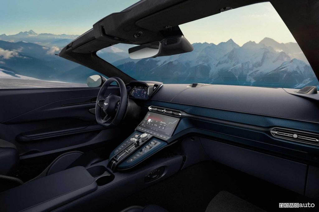 Aston Martin Vantage Roadster plancia abitacolo